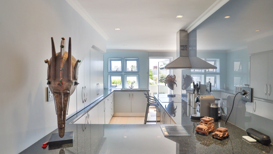 2 Bedroom Property for Sale in Sea Point Western Cape